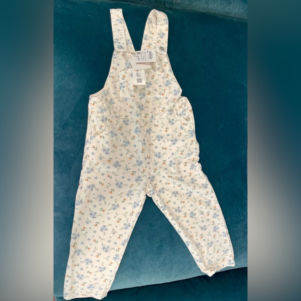 New Zara Kids jumpsuit. Size: 4-5. 110 cm
